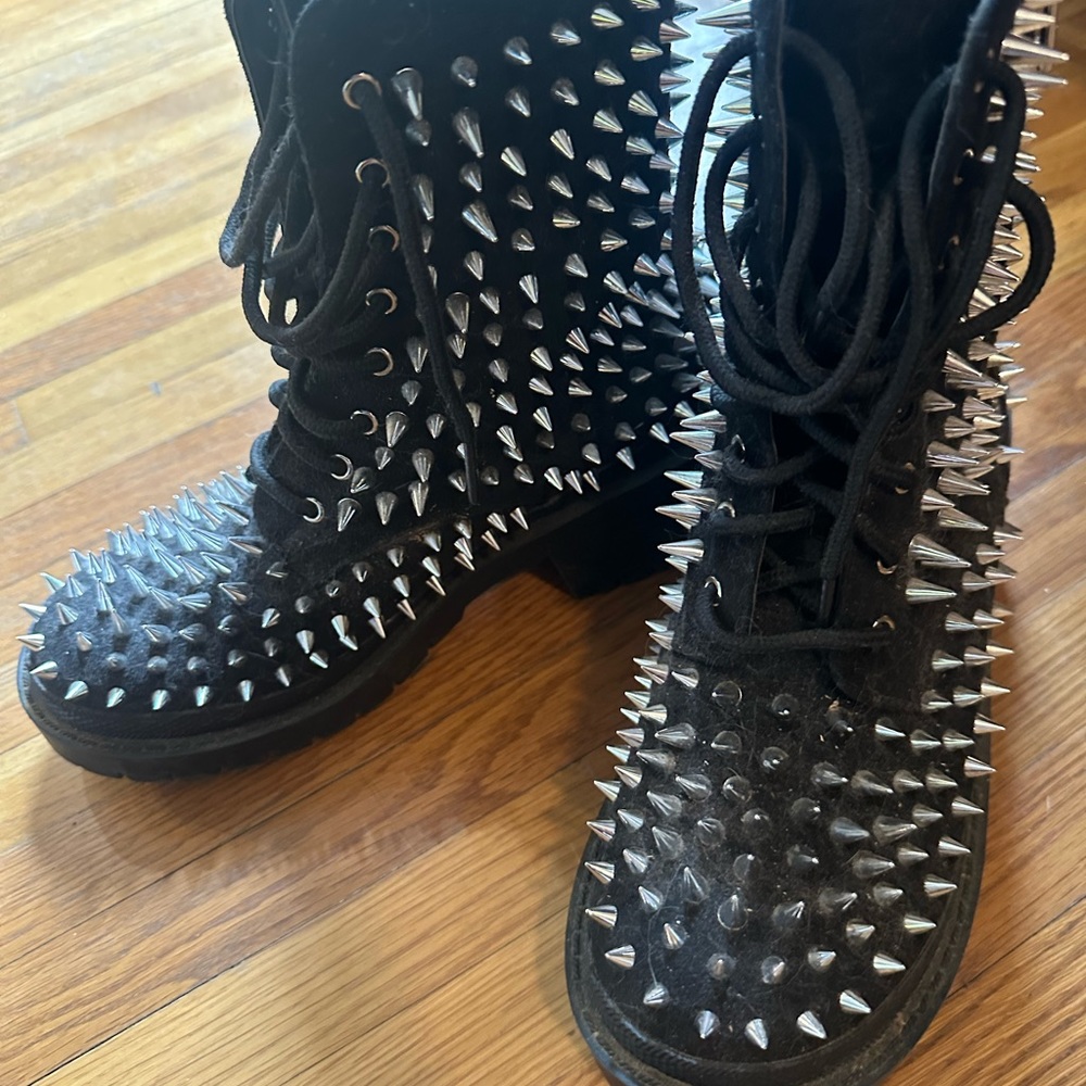 Cape Robin Black Spiked Combat Boots